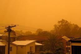 Dust storm chokes Brisbane